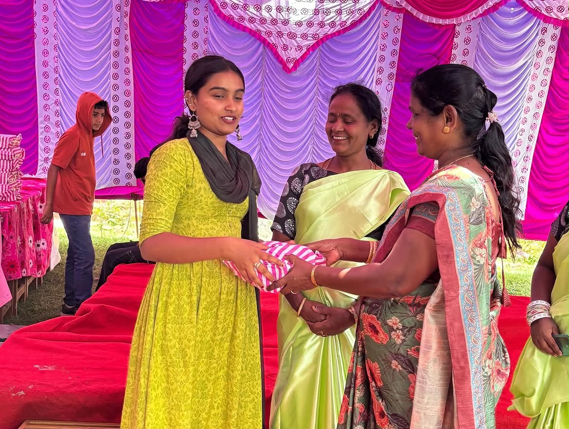GIFTS TO ENCOURAGE UNDER POVERTY photo 6