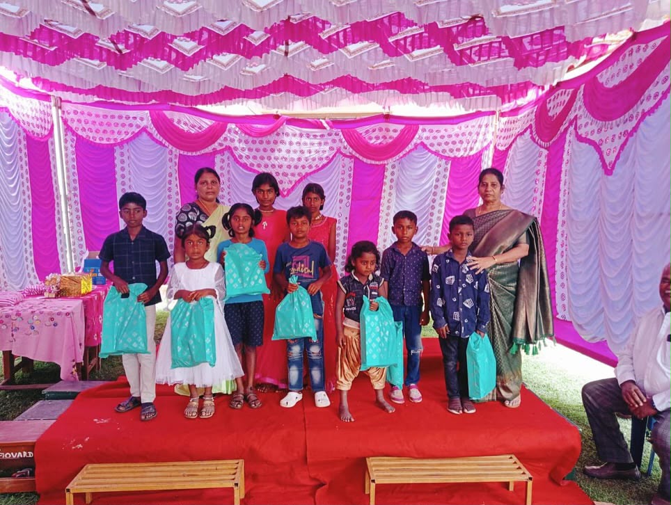 GIFTS TO ENCOURAGE UNDER POVERTY photo 10